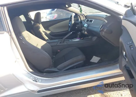 2015 Chevrolet Camaro 2Ls from USA, damaged, VIN 2G1FB1E35F9147015